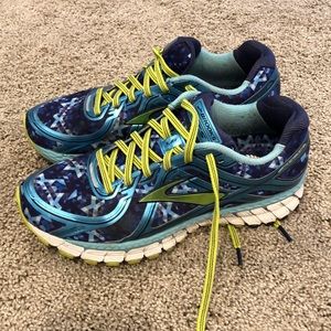 Brooks kaleidoscope GTS 16 running shoes